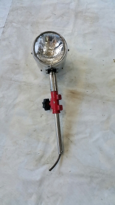 สปอร์ตไลท์ ปรับหมุนก้ม-เงย หมุนซ้าย-ขวาได้ ด้วยระบบไฟฟ้า ตัวทำด้วยโครเมี่ยม ติดรถยนต์ได้ ทนแดด ทนฝน