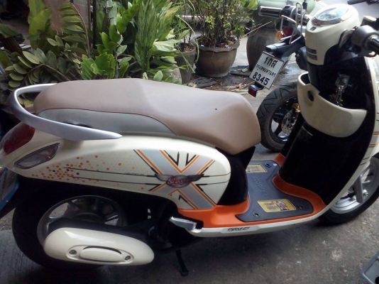 ขาย Honda Scoopy i ล้อแม็ก ปี 56 สภาพสวย ผู้หญิงใช้ รถมือเดียว รถใช้น้อยวิ่งไปห้าพันแปดร้อยกว่าโล เล่มพร้อมโอน ขาย Honda Scoopy i ล้อแม็ก ปี 56 สภาพสวย ผู้หญิงใช้ รถมือเดียว รถใช้น้อยวิ่งไปห้าพันแปดร้อยกว่าโล เล่มพร้อมโอน