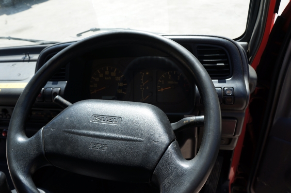 ขายหัวเก๋ง ISUZU NKR  ตัดติดคัชซี สวยๆ จากญี่ปุ่น