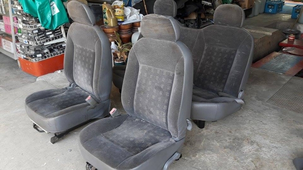 เบาะนั่งครบชุด สี่ประตู 4000