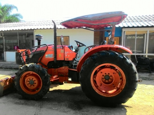 ขายรถไถ KUBOTA M 7040 สภาพดีเดิมๆพร้อมใช้งาน อุปกรณ์ครบ 3 ชิ้นมีพร้อมดันหน้า ผานพรวนและ โรตารี่
