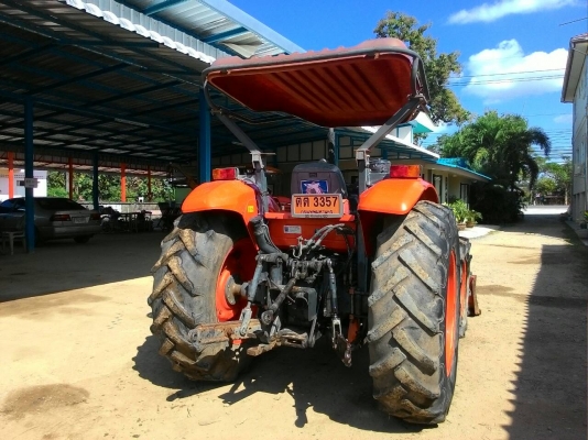 ขายรถไถ KUBOTA M 7040 สภาพดีเดิมๆพร้อมใช้งาน อุปกรณ์ครบ 3 ชิ้นมีพร้อมดันหน้า ผานพรวนและ โรตารี่