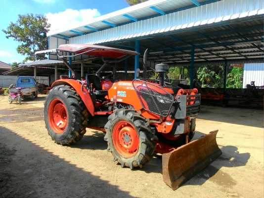 ขายรถไถ KUBOTA M 7040 สภาพดีเดิมๆพร้อมใช้งาน อุปกรณ์ครบ 3 ชิ้นมีพร้อมดันหน้า ผานพรวนและ โรตารี่