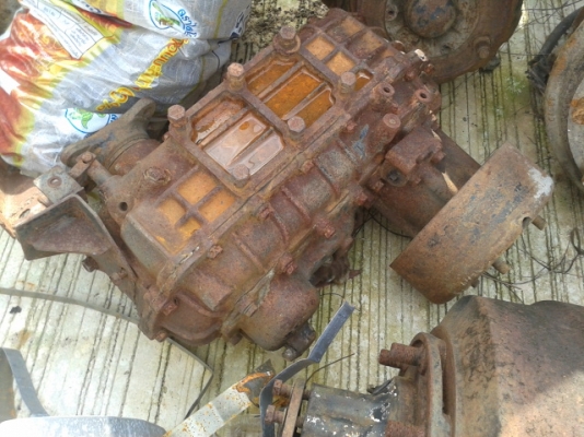 สโลว์กลางยกลงจากสิบล้ออีซูสุจัมโบ้200   พร้อมใช้งาน