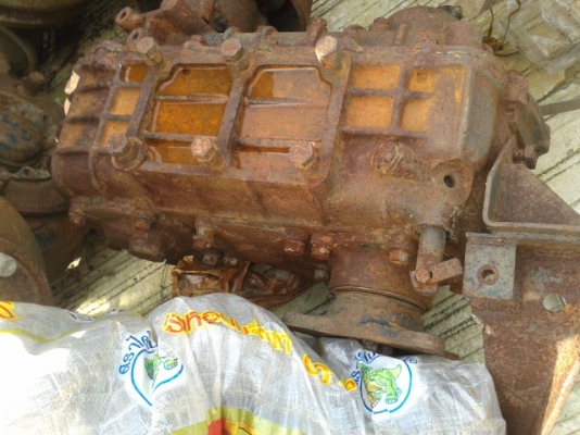 สโลว์กลางยกลงจากสิบล้ออีซูสุจัมโบ้200   พร้อมใช้งาน