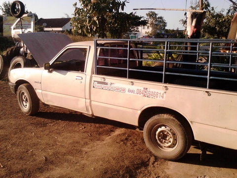 ขายด่วน isuzu kb 2500 ขับขี่ได้ขายตามสภาพ ราคาถูก 45000 บาท ทะเบียนพร้อม