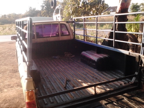 ขายด่วน isuzu kb 2500 ขับขี่ได้ขายตามสภาพ ราคาถูก 45000 บาท ทะเบียนพร้อม