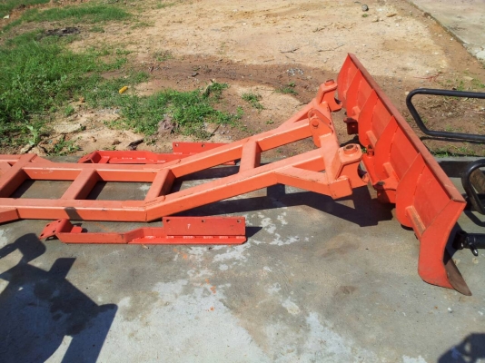 ชุดดันหน้าตามรูปเลยครับ สวยๆ ติดรถไถนากาโนมา ใส่ 45-47