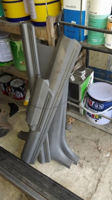 พลาสติกบันได สี่ประตู 2000กาบเสากลาง คู่ละ 1500