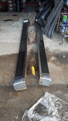 บันไดข้างพร้อมขาเหล็ก 2500