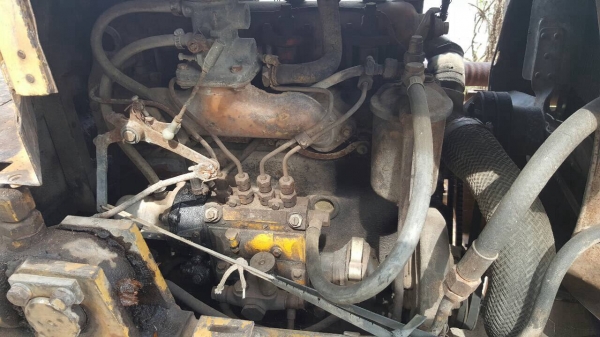 ขายรถตัก KOMATSU SD20 รถใช้งานอยู่ทุกวัน เครื่องดี ยางเต็มทุกเส้น หม้อน้ำเปลี่ยนใหม่แล้ว ราคาคุ้มสุดๆครับ