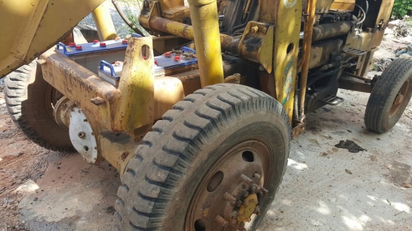 ขายรถตัก KOMATSU SD20 รถใช้งานอยู่ทุกวัน เครื่องดี ยางเต็มทุกเส้น หม้อน้ำเปลี่ยนใหม่แล้ว ราคาคุ้มสุดๆครับ