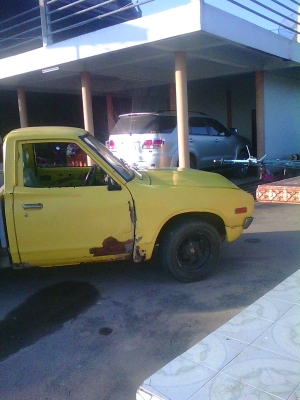 ขายDATSUN    620  ช้างเหยียบ 4 ขอ  พร้อมทะเบียน