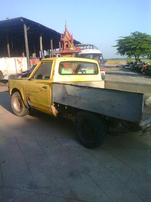 ขายDATSUN    620  ช้างเหยียบ 4 ขอ  พร้อมทะเบียน