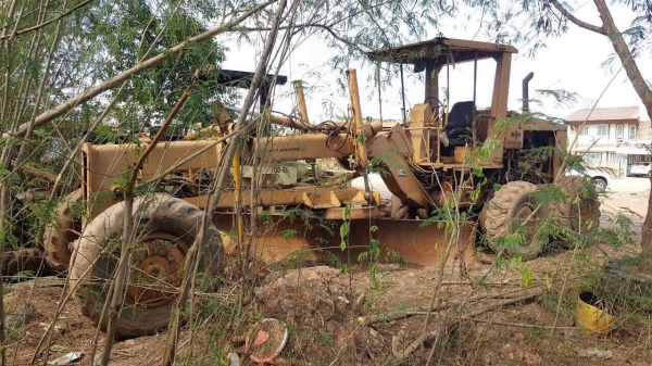 ขายรถเกรด KOMATSU GD705 เอกสารใบซื้อขาย รถใช้งานอยู่นะครับ