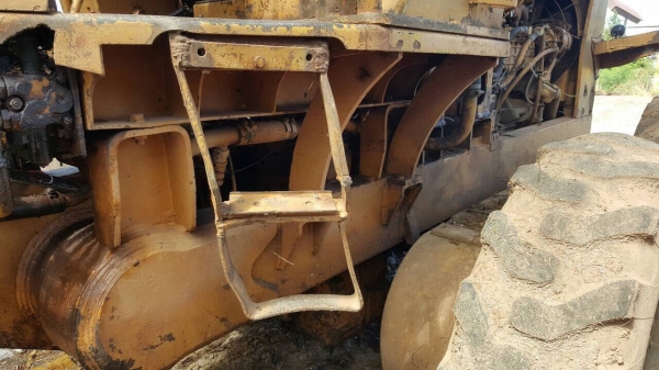 ขายรถเกรด KOMATSU GD705 เอกสารใบซื้อขาย รถใช้งานอยู่นะครับ