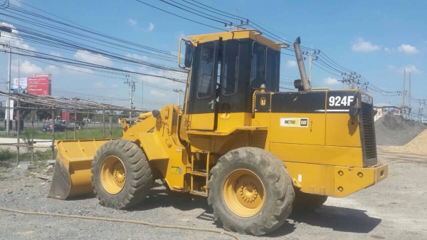ฝากขายครับ รถตักล้อยาง CATTERPILLAR 924F