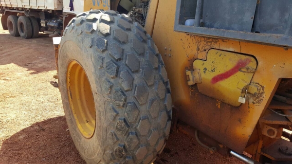 ขายรถบดสั่นสะเทือน STA W900D 4X4 เอกสารเล่มทะเบียนครบ รถใช้งานอยู่เป็นประจำ เครื่องแน่น ปั้มดี ราคาต่อรองได้ครับ