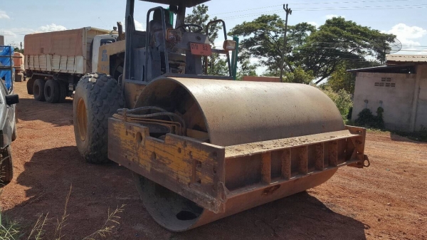 ขายรถบดสั่นสะเทือน STA W900D 4X4 เอกสารเล่มทะเบียนครบ รถใช้งานอยู่เป็นประจำ เครื่องแน่น ปั้มดี ราคาต่อรองได้ครับ