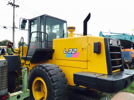 ขายรถตักล้อยาง  TCM   L32-2  รถเก่านอกแท้เอกสารพร้อมสวยพร้อมใช้ราคา 1,850,000 090-772-3710 090-772-3708