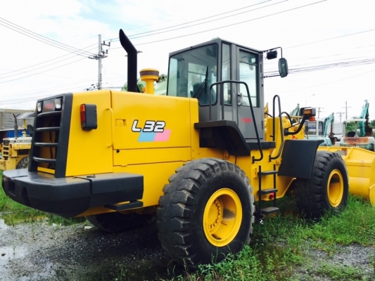 ขายรถตักล้อยาง  TCM   L32-2  รถเก่านอกแท้เอกสารพร้อมสวยพร้อมใช้ราคา 1,850,000 090-772-3710 090-772-3708