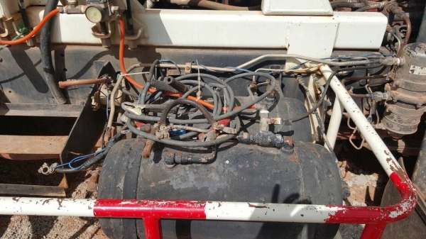 ขายรถโม่ปูน 6 คิว 10 ล้อ HINO ZM303 เบรคแห้ง เครื่อง EK100 260 แรงม้า คัสซีสวยตลอดเส้น โม่ต่อใหม่ใช้งานแค่ปีเดียว เอกสารเล่มทะเบียนพร้อมโอน