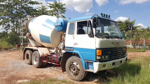 ขายรถโม่ปูน 6 คิว 10 ล้อ HINO ZM303 เบรคแห้ง เครื่อง EK100 260 แรงม้า คัสซีสวยตลอดเส้น โม่ต่อใหม่ใช้งานแค่ปีเดียว เอกสารเล่มทะเบียนพร้อมโอน