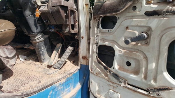 ขายรถโม่ปูน 6 คิว 10 ล้อ HINO ZM303 เบรคแห้ง เครื่อง EK100 260 แรงม้า คัสซีสวยตลอดเส้น โม่ต่อใหม่ใช้งานแค่ปีเดียว เอกสารเล่มทะเบียนพร้อมโอน