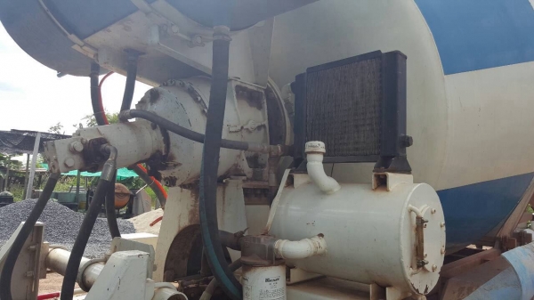 ขายรถโม่ปูน 6 คิว 10 ล้อ HINO ZM303 เบรคแห้ง เครื่อง EK100 260 แรงม้า คัสซีสวยตลอดเส้น โม่ต่อใหม่ใช้งานแค่ปีเดียว เอกสารเล่มทะเบียนพร้อมโอน