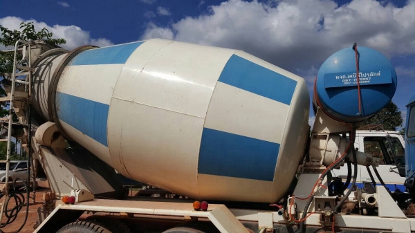 ขายรถโม่ปูน 6 คิว 10 ล้อ HINO ZM303 เบรคแห้ง เครื่อง EK100 260 แรงม้า คัสซีสวยตลอดเส้น โม่ต่อใหม่ใช้งานแค่ปีเดียว เอกสารเล่มทะเบียนพร้อมโอน