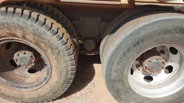 ขายรถโม่ปูน 6 คิว 10 ล้อ HINO ZM303 เบรคแห้ง เครื่อง EK100 260 แรงม้า คัสซีสวยตลอดเส้น โม่ต่อใหม่ใช้งานแค่ปีเดียว เอกสารเล่มทะเบียนพร้อมโอน