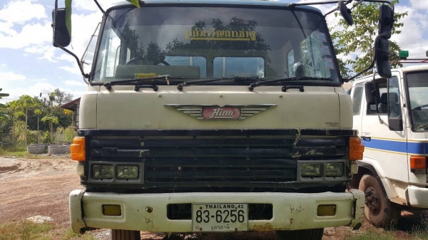 ขายรถโม่ปูน 6 คิว 10 ล้อ HINO ZM303 เบรคแห้ง เครื่อง EK100 260 แรงม้า คัสซีสวยตลอดเส้น โม่ต่อใหม่ใช้งานแค่ปีเดียว เอกสารเล่มทะเบียนพร้อมโอน