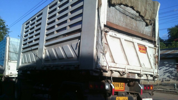 ขายดาว์น 850,000 ISUZU FVZ300 แม่ดั้ม ปี 56 ลูกดั้มปี 57 วิ่ง 171,111 กม สวยพร้อมใช้      หมายเหตุ งวดเดือนละ 60,600 &times;39 งวด =2,363,400 บาท 090-772-3710 090-772-3708