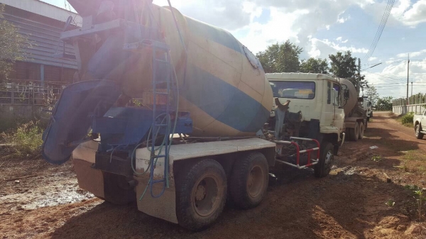 ขายรถโม่ปูน 5 คิว 10 ล้อ 2 เพลา UD CW41M เครื่อง PD6 230 แรงม้า คัสซีสวย โม่ใช้งานแค่ปีกว่าๆ เล่มทะเบียนพร้อมโอน ราคาต่อรองได้ครับ