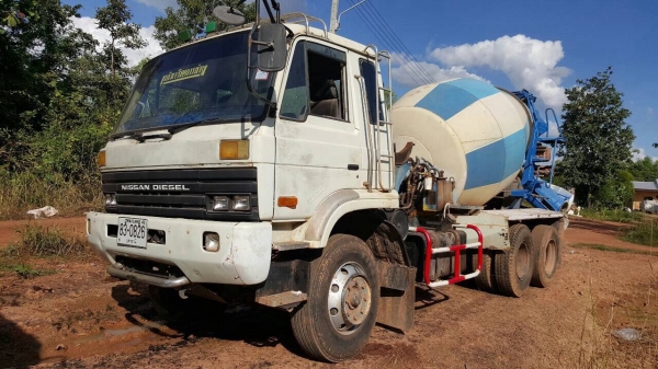 ขายรถโม่ปูน 5 คิว 10 ล้อ 2 เพลา UD CW41M เครื่อง PD6 230 แรงม้า คัสซีสวย โม่ใช้งานแค่ปีกว่าๆ เล่มทะเบียนพร้อมโอน ราคาต่อรองได้ครับ