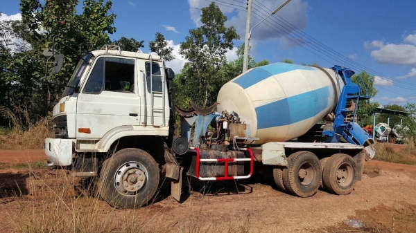 ขายรถโม่ปูน 5 คิว 10 ล้อ 2 เพลา UD CW41M เครื่อง PD6 230 แรงม้า คัสซีสวย โม่ใช้งานแค่ปีกว่าๆ เล่มทะเบียนพร้อมโอน ราคาต่อรองได้ครับ