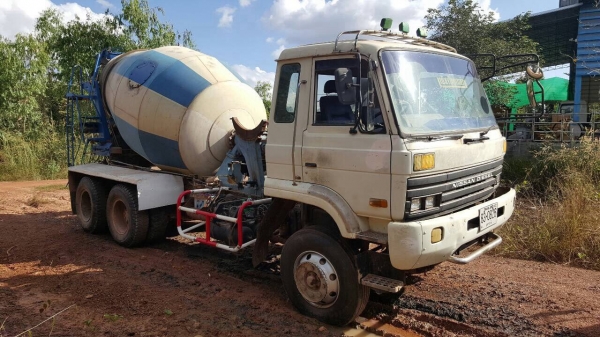 ขายรถโม่ปูน 5 คิว 10 ล้อ 2 เพลา UD CW41M เครื่อง PD6 230 แรงม้า คัสซีสวย โม่ใช้งานแค่ปีกว่าๆ เล่มทะเบียนพร้อมโอน ราคาต่อรองได้ครับ