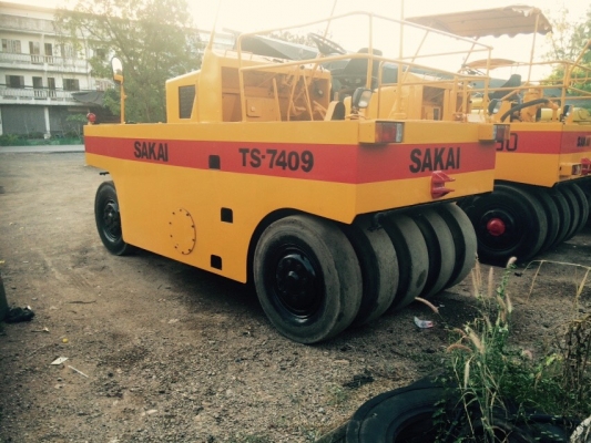 ต้องการายรถบด SAKAI TS7409
