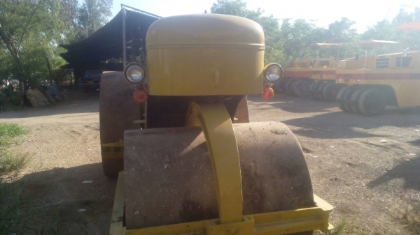 ต้องการขายรถบด SALAI 3 ล้อเหล็ก