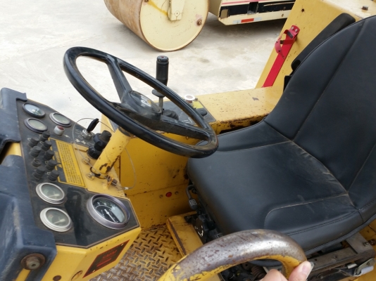 มาใหม่ !! ขายรถบดบดอัดสั่นสะเทือนตัวบดหน้าเรียบ CATERPILLAR CS-563 นำเข้าจากประเทศอเมริกาแท้ 100\% สภาพสวย ไม่