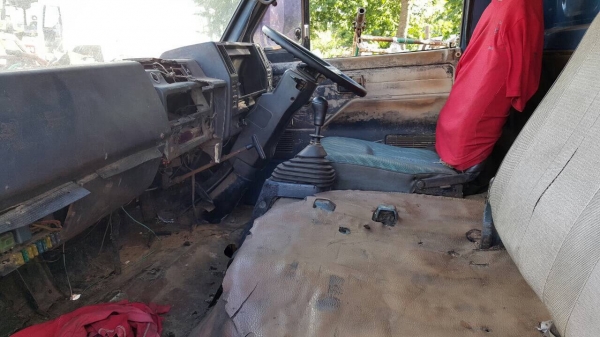 ขาย 6 ล้อ NPR59LK เครื่อง 4BD1 115 แรงม้า คัสซีสวยใช้ได้ สีต้องเก็บหน่อย ทะเบียนพร้อมโอน