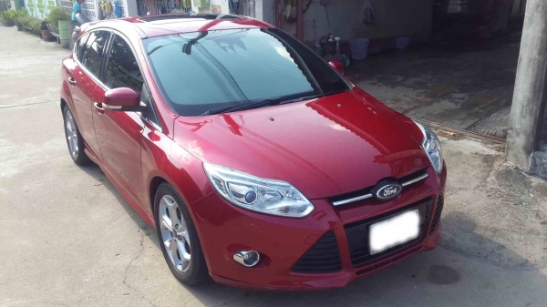 FORD FOCUS 5DR 2.0 S ปี 12 ตัวท็อปสุด สีแดงๆ สภาพดี Full option พร้อมใช้งานครับขายถูกๆ FORD FOCUS 5DR 2.0 S ปี 12 ตัวท็อปสุด สีแดงๆ สภาพดี Full option พร้อมใช้งานครับขายถูกๆ