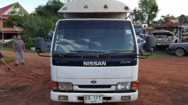 ขายรถบรรทุก 4 ล้อ NISSAN ATLAS ปี 50 ป้ายเล็ก พร้อมบรรทุก เครื่อง TD27 Turbo เอกสารเล่มทะเบียนพร้อมโอน ราคาต่อรองได้ครับ