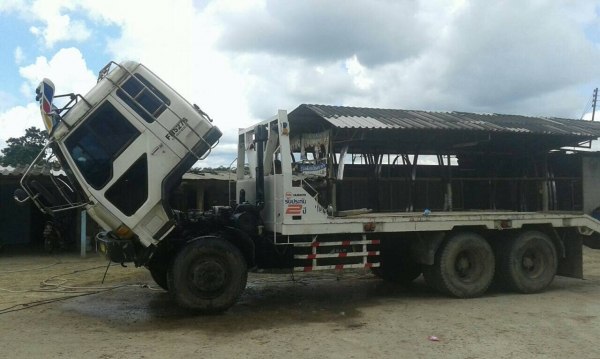 10ล้อท้ายลาด...220แรง มิตซูฯFN527M-TF0653 รถสภาพดี สวยดี เล่มพร้อม