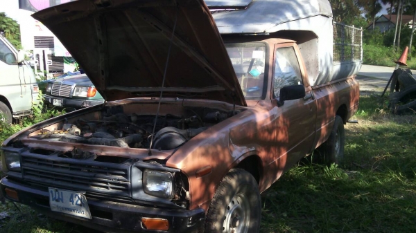 ขายโตโยต้าม้ากระโดด LN 40