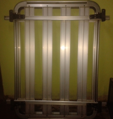 แร็คหลังคา (ขนาดใหญ่ 1.0 X 1.5 M)  ขอบสูง 10 Cm คานวางยาว 50 นิ้ว 1,800  บาท  ลดเหลือ 1,400 บาท เน้นมารับเองครับ และขนส่งทางรถไฟ