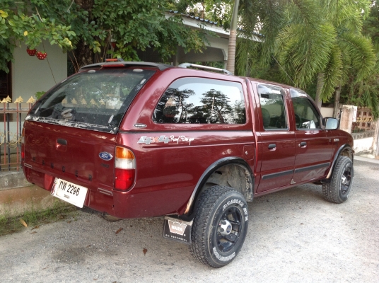 ฟอดเรนเจอ ปี 2002 4 ประตูโฟวิล เครื่อง 2500 ฟอดเรนเจอ ปี 2002 4 ประตูโฟวิล เครื่อง 2500