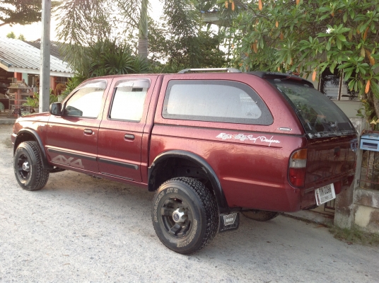 ฟอดเรนเจอ ปี 2002 4 ประตูโฟวิล เครื่อง 2500 ฟอดเรนเจอ ปี 2002 4 ประตูโฟวิล เครื่อง 2500