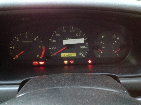 ฟอดเรนเจอ ปี 2002 4 ประตูโฟวิล เครื่อง 2500 ฟอดเรนเจอ ปี 2002 4 ประตูโฟวิล เครื่อง 2500