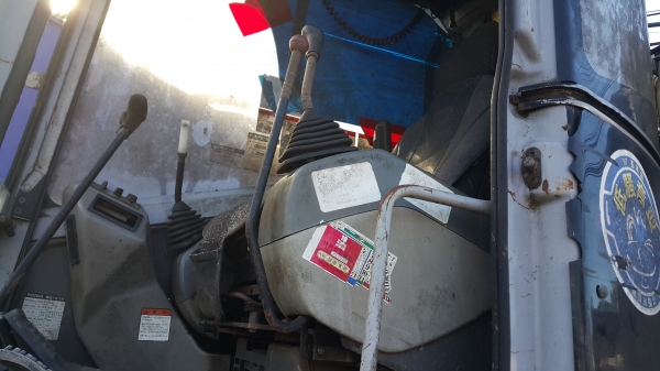 ขายด่วน อะใหล่ KOMATSU PC228 US อะใหล่ตัวเดียวกับ PC200-6-7 ครับ